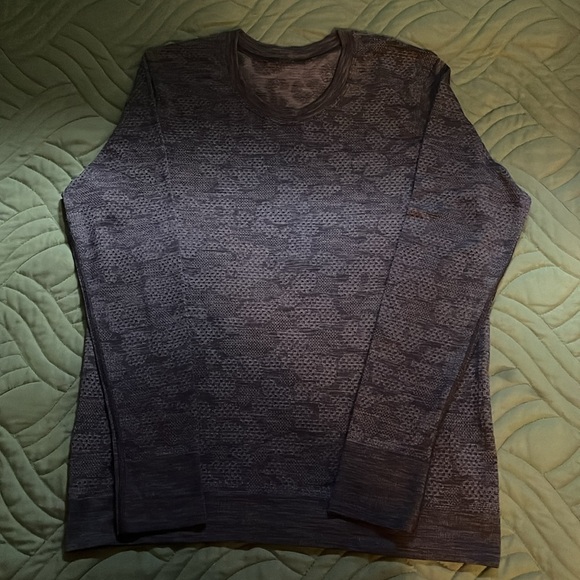 LULULEMON Swiftly Relaxed Long-Sleeve Top *Hip Length - Picture 2 of 4